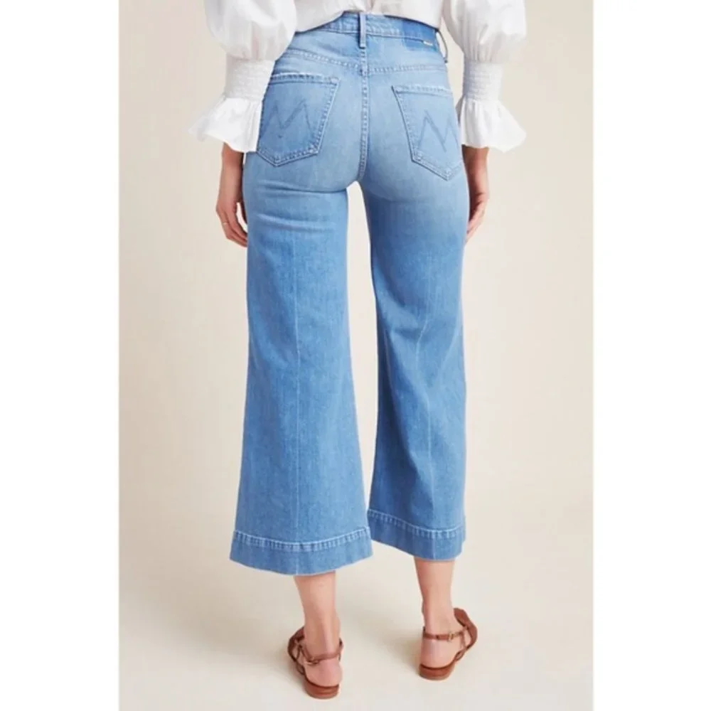 MOTHER Swooner Roller Yoke Crop Flare Jean - Picture 2 of 11